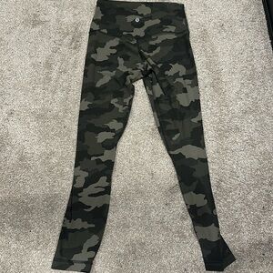 Lululemon align camouflage leggings. Size 6